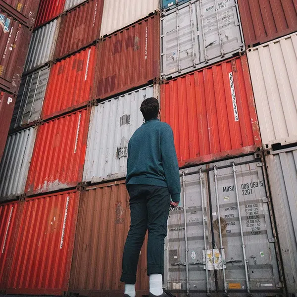 Distribution connections from Valencia